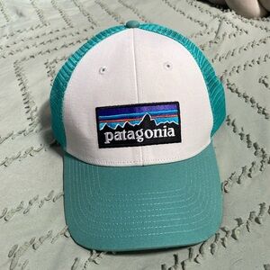 Patagonia Aqua Trucker hat - NEW